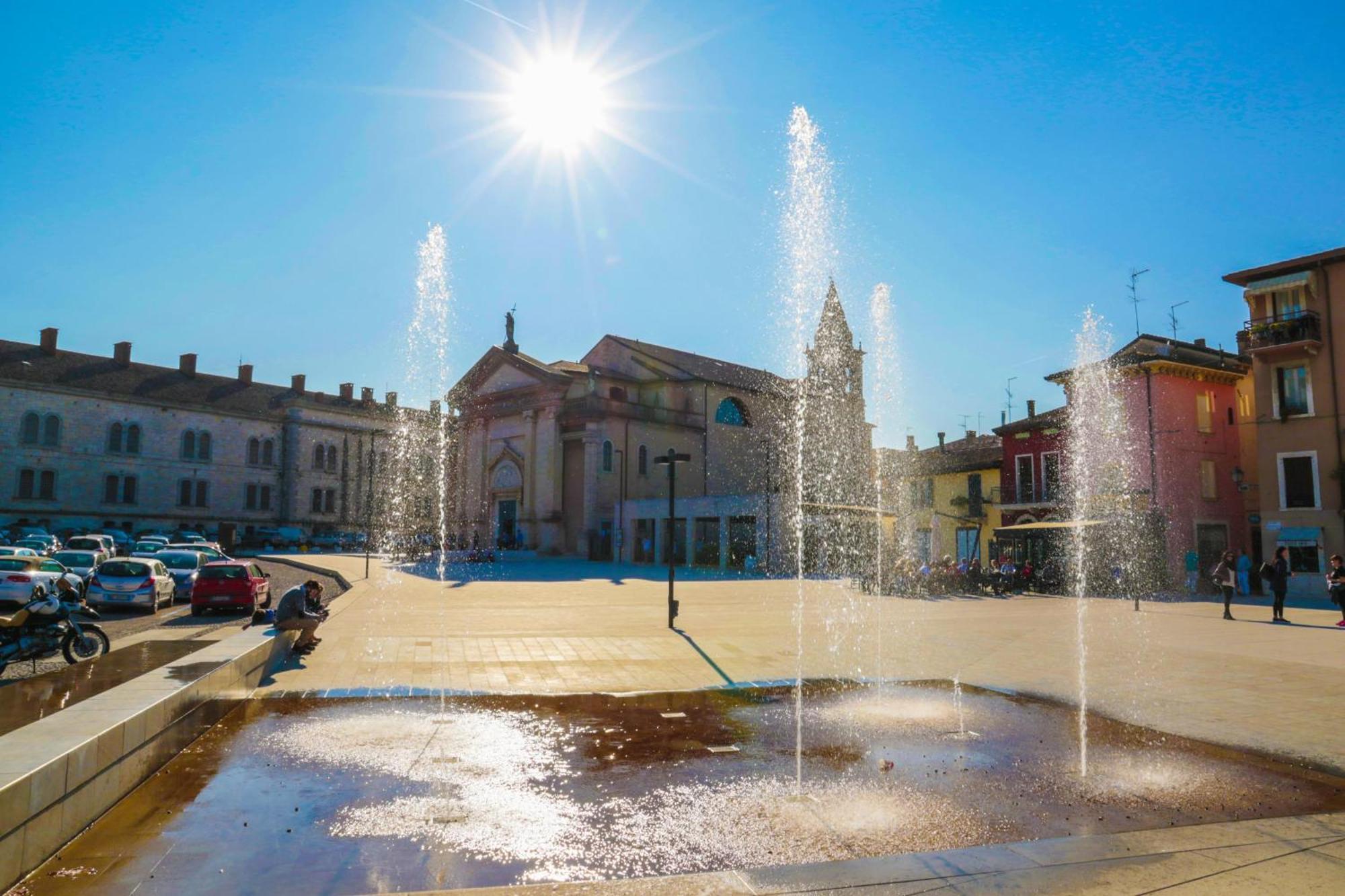 Le Finestre Sul Borgo Rooms Peschiera del Garda Exterior photo