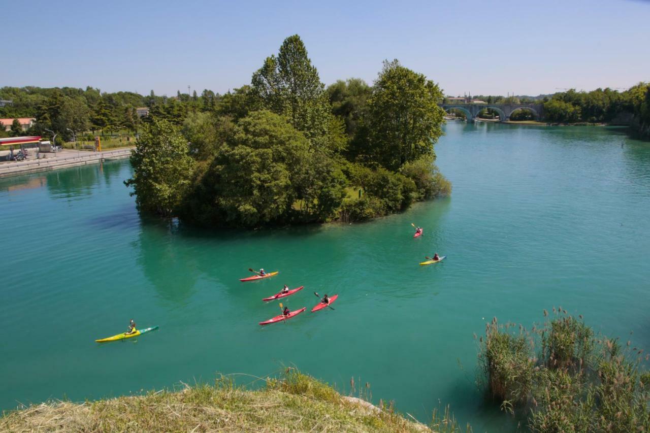 Le Finestre Sul Borgo Rooms Peschiera del Garda Exterior photo
