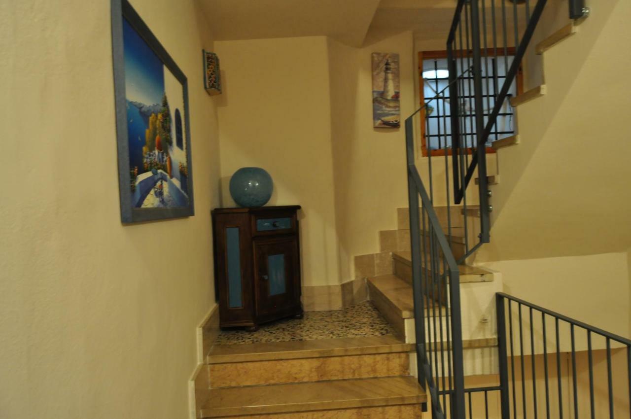 Le Finestre Sul Borgo Rooms Peschiera del Garda Exterior photo