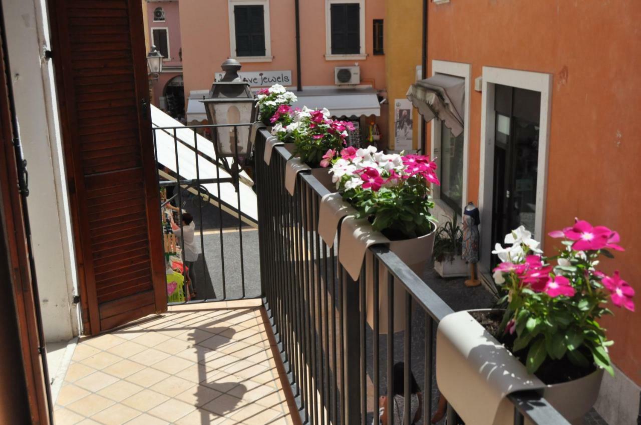 Le Finestre Sul Borgo Rooms Peschiera del Garda Exterior photo