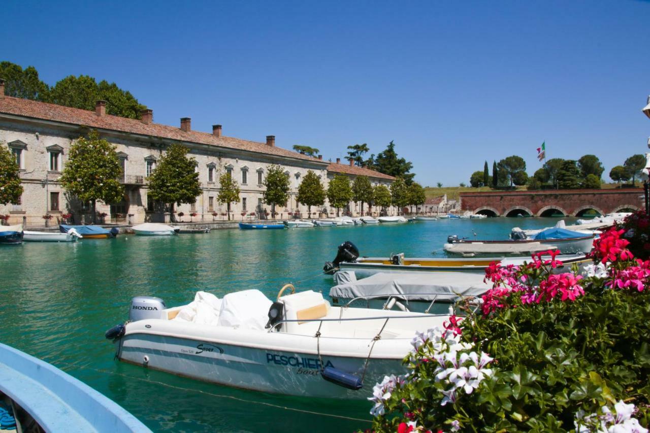 Le Finestre Sul Borgo Rooms Peschiera del Garda Exterior photo