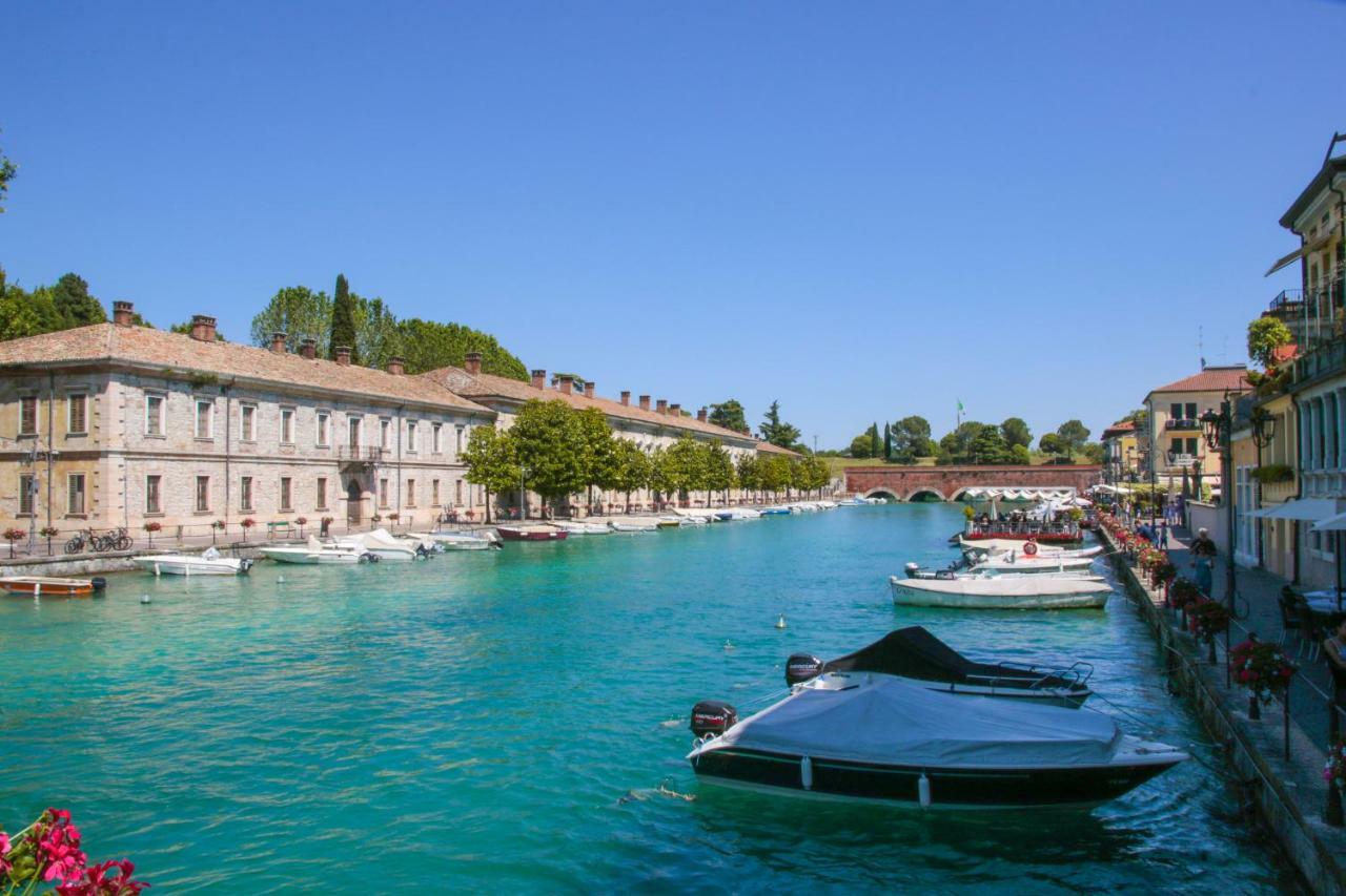 Le Finestre Sul Borgo Rooms Peschiera del Garda Exterior photo