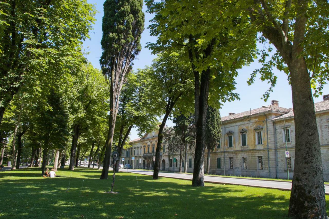Le Finestre Sul Borgo Rooms Peschiera del Garda Exterior photo
