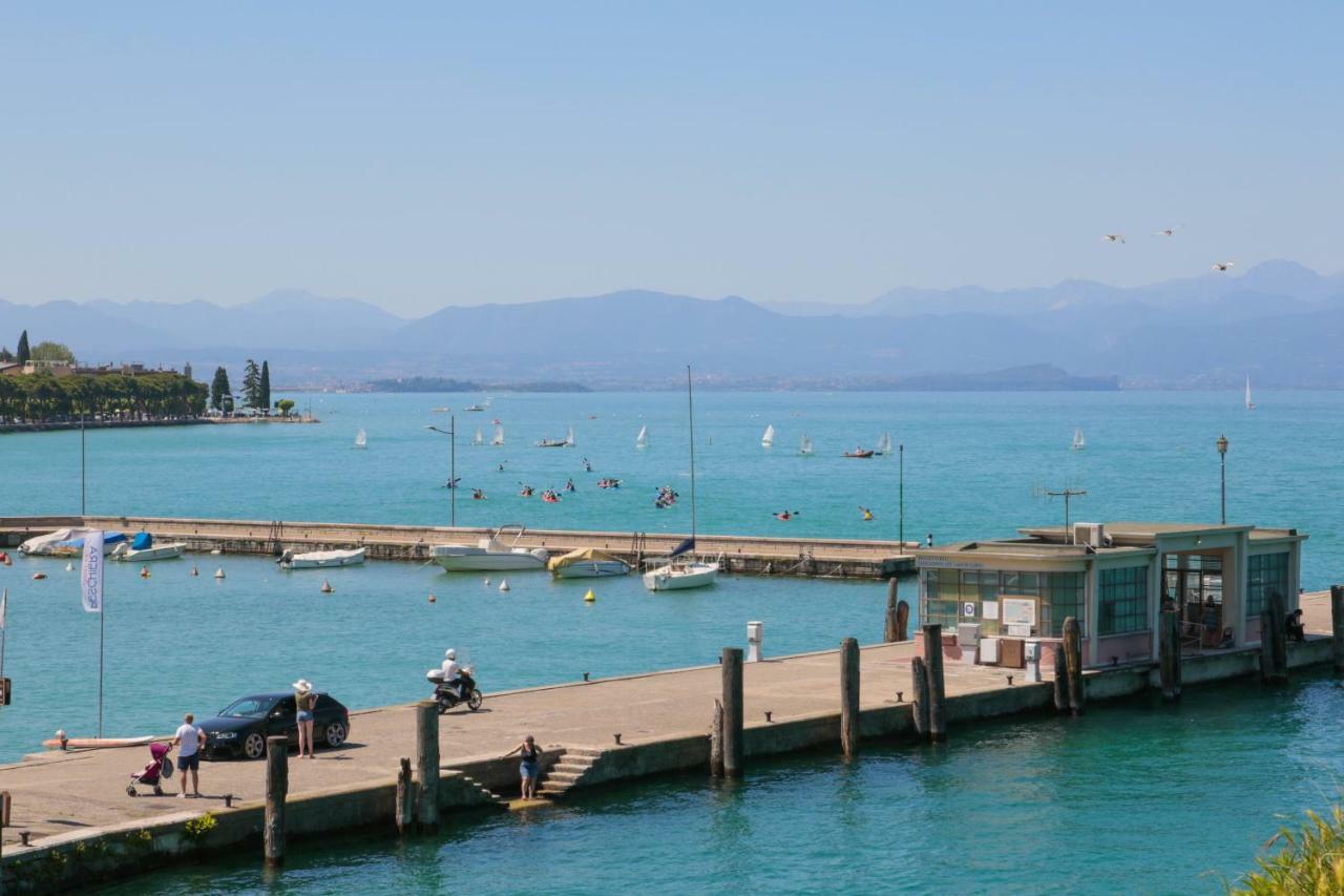 Le Finestre Sul Borgo Rooms Peschiera del Garda Exterior photo